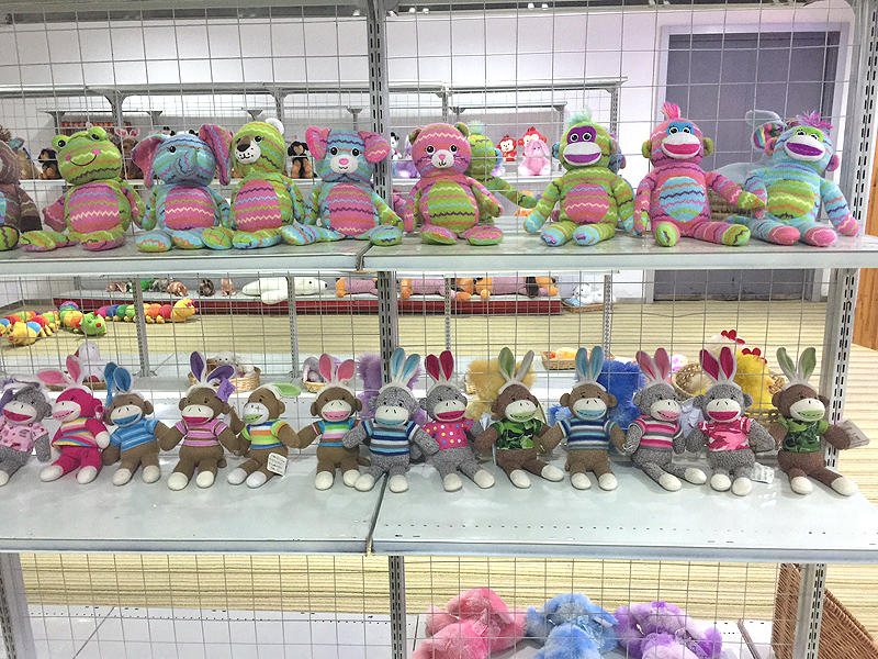 Traditional toy and gift production enterprises are facing the elimination of the best and the worst